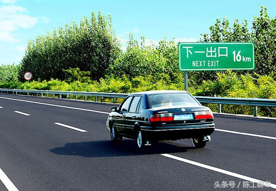 跑高速长途如何避免犯困,跑高速最容易犯困怎么能提神搞笑