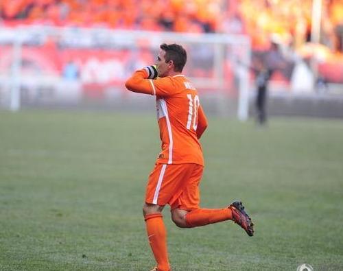 鲁能防守型前腰,鲁能历史上的前腰