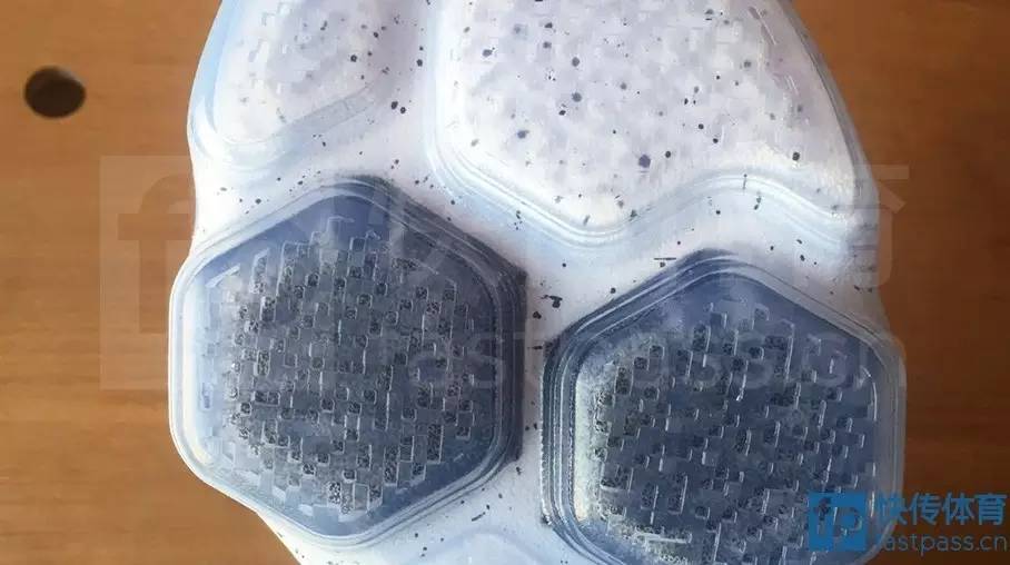 以柔克刚—LEBRONXIV詹姆斯14*开代**箱