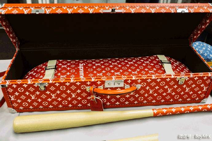 lvsupreme联名套装,supreme最难抢的联名