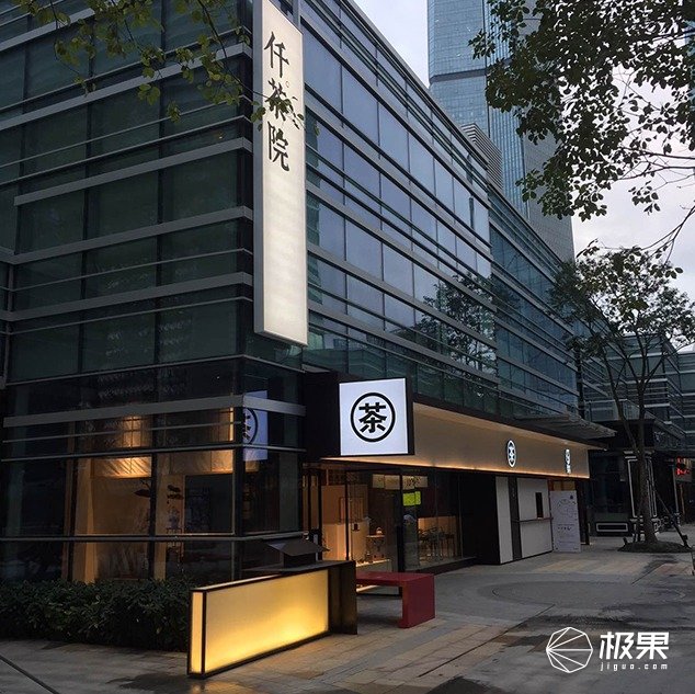 2018款华硕手机怎么样,黑科技颜值机