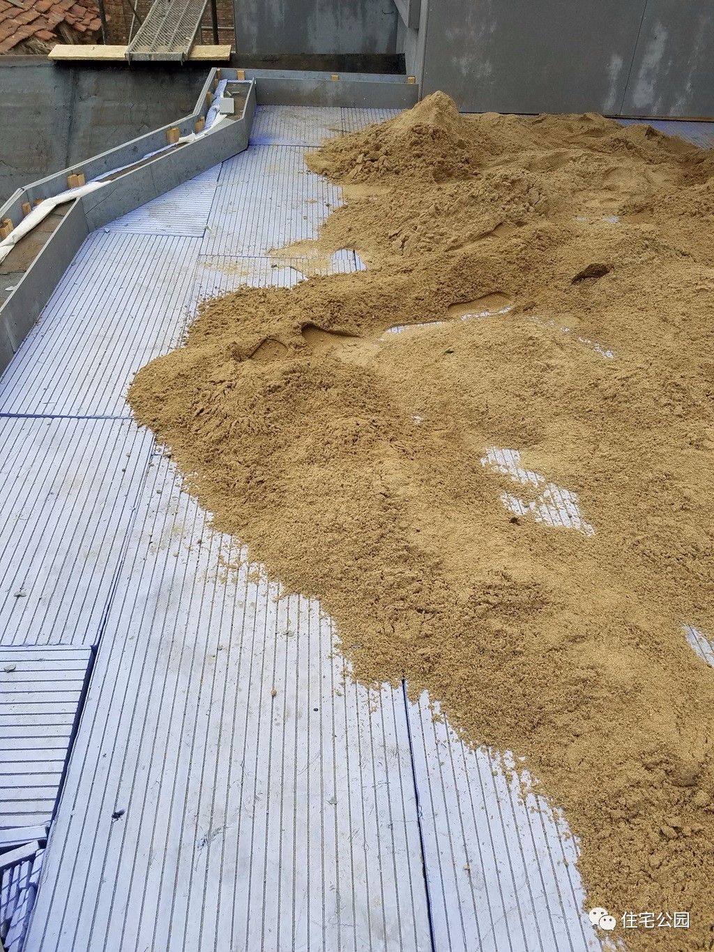 他花25万城郊盖栋轻钢房为何却羡煞了100万城市买楼的发小?