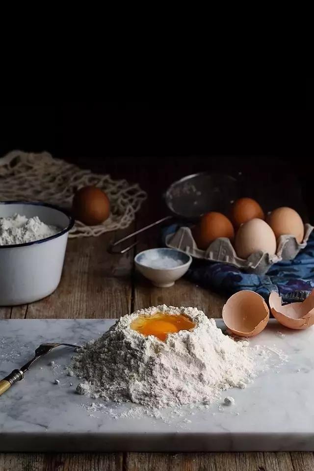 生吃鸡蛋和鸡蛋壳的好处,为什么吃鸡蛋有营养