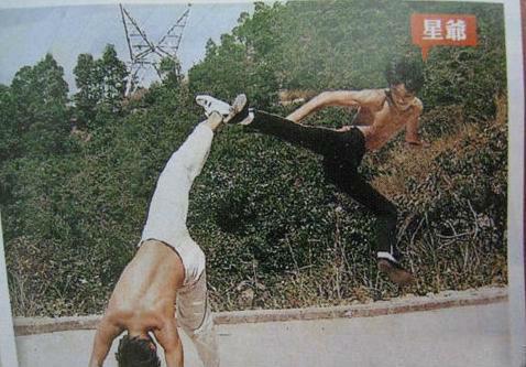 周星驰咏春vs甄子丹咏春,周星驰真是个高手粤语