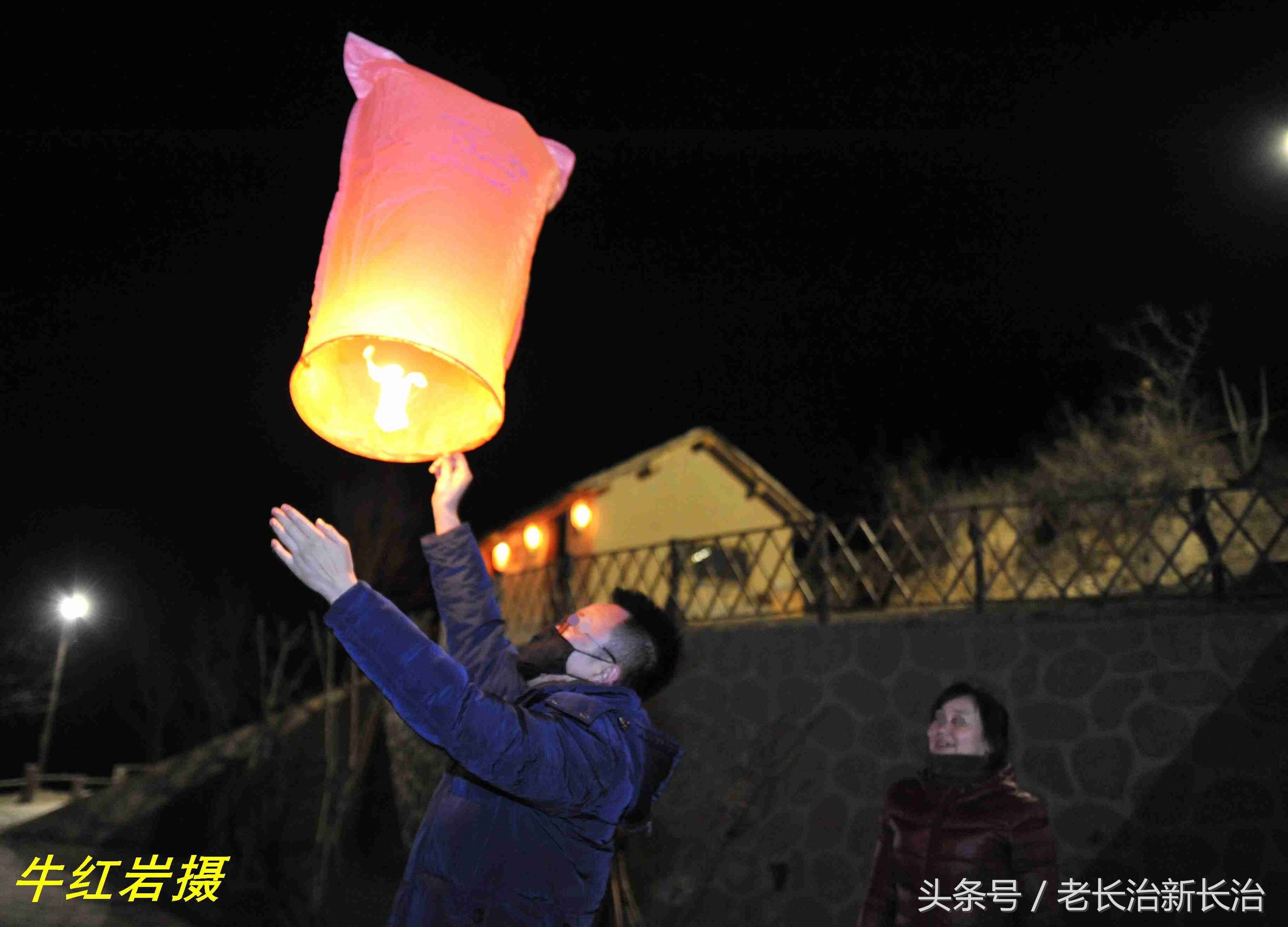 包饺子放烟花,包饺子贴春联放烟花赏花灯三年级