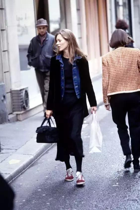 杨幂同款小白鞋阿迪达斯,杨幂小布鞋