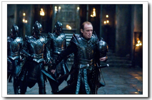 帅！美女吸血鬼最爱“战斗范”——去“宗教化”的《黑夜传说》