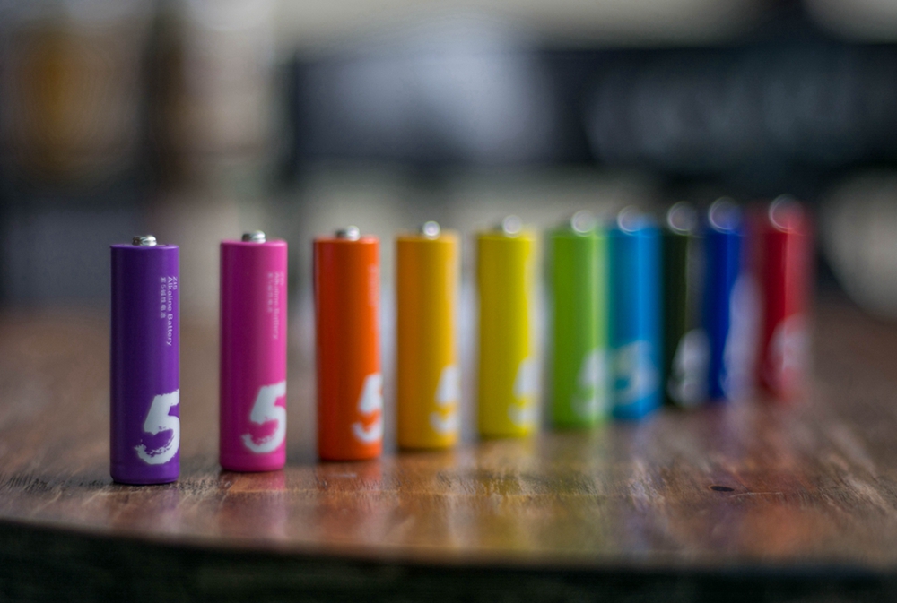 紫米彩虹电池和小米彩虹电池,小米彩虹5号电池能给相机用吗