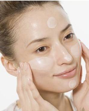 详细的化妆步骤新手必备哦,正确的化妆顺序新手妹子学起来