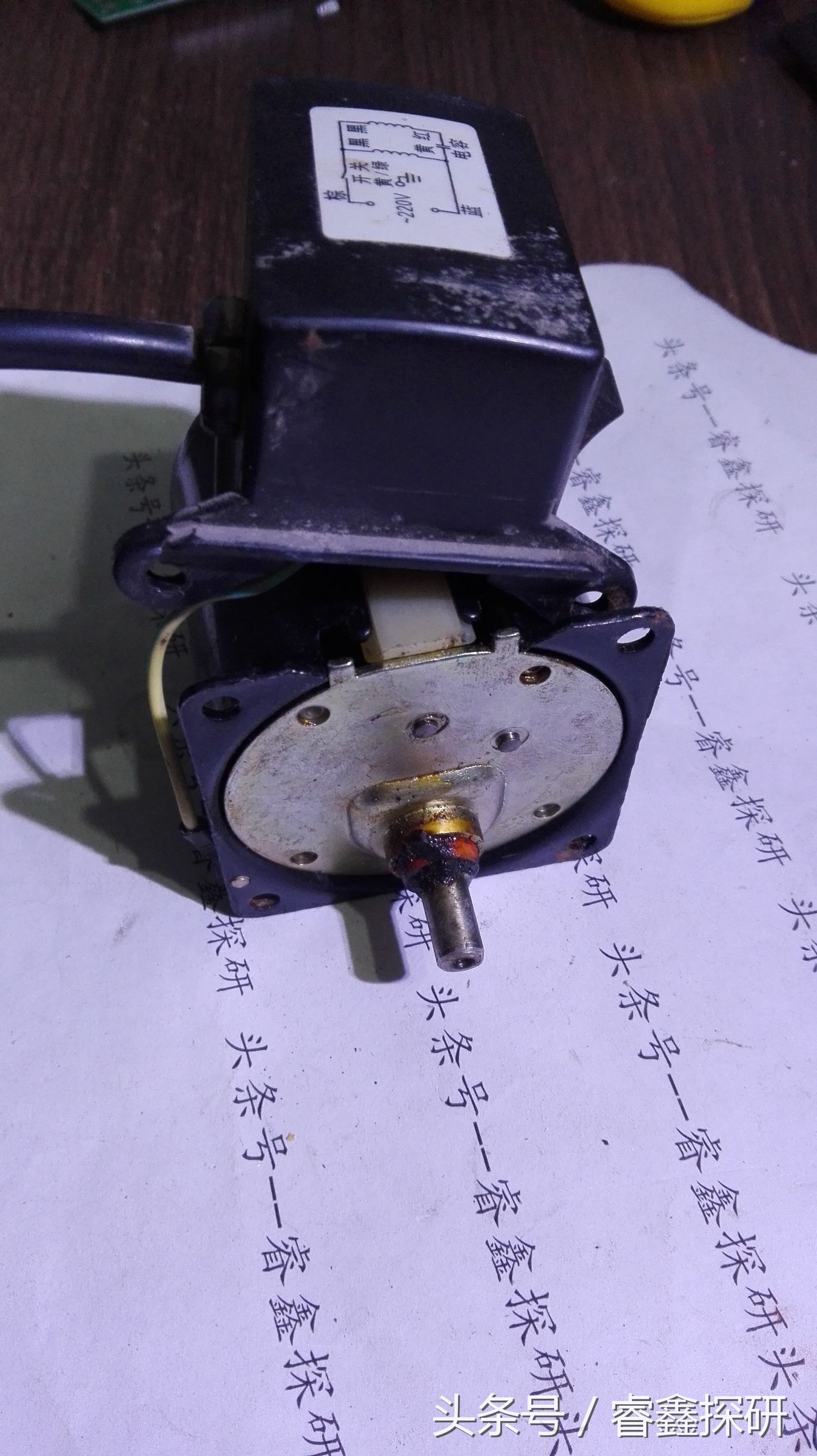 爪极式永磁同步电动机如何接电容,爪极式永磁同步电动机维修视频