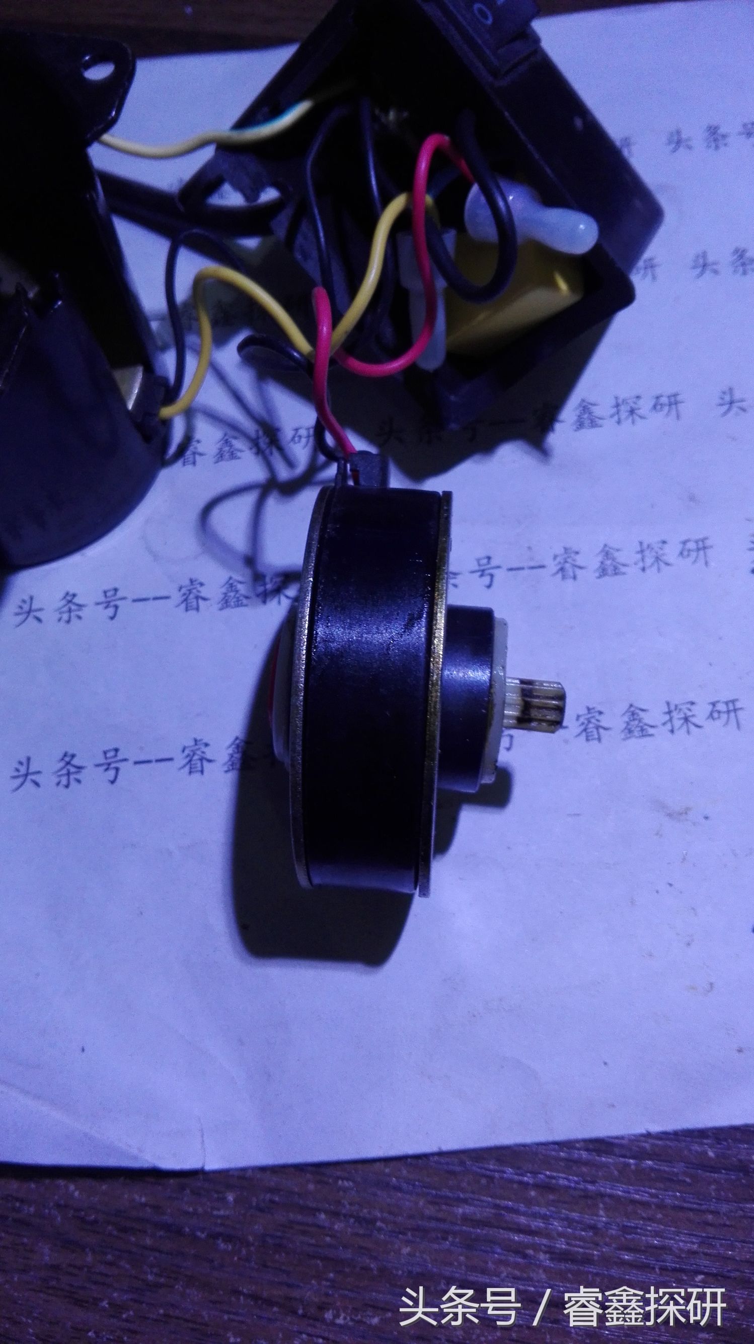 爪极式永磁同步电动机如何接电容,爪极式永磁同步电动机维修视频