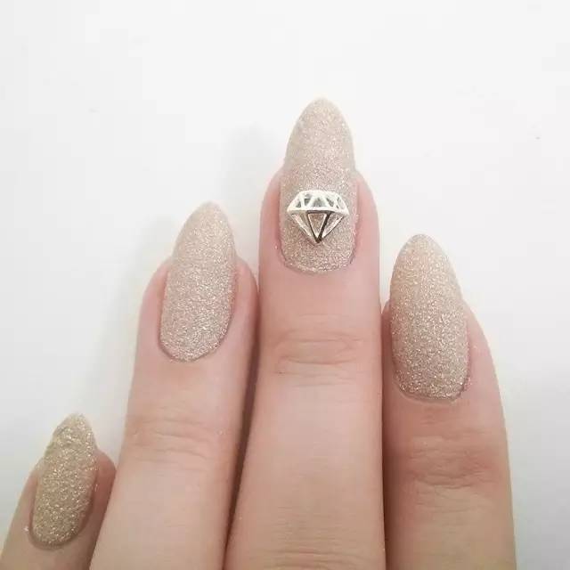 48款热门款显白新年红美甲合集,美甲48种款式图