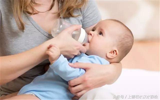 宝宝吃的多吐的更多，宝妈有妙招