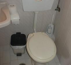 卫生间角落都是黄垢,卫生间有污垢怎么处理