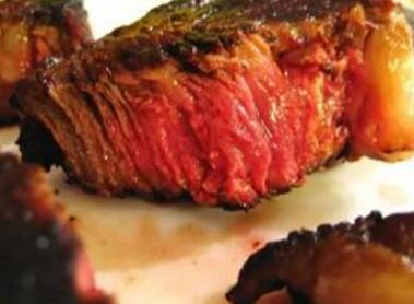 过年不要乱吃东西，有些美食里面住着寄生虫！