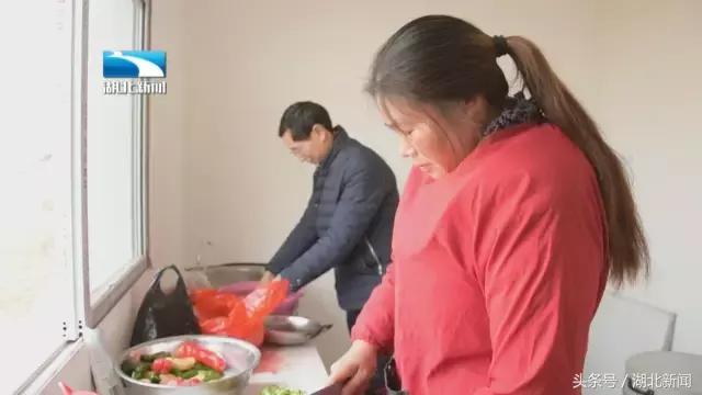 讲个故事：炸皮子肉还剩那么多，那肯定是个好年！