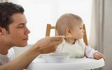 宝宝长牙齿怎么知道要换了,宝宝长牙齿了正确的做法