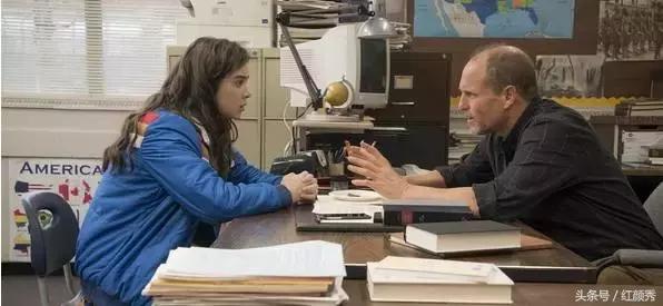 崔雪莉黑裙红唇,崔雪莉粉色蕾丝长裙