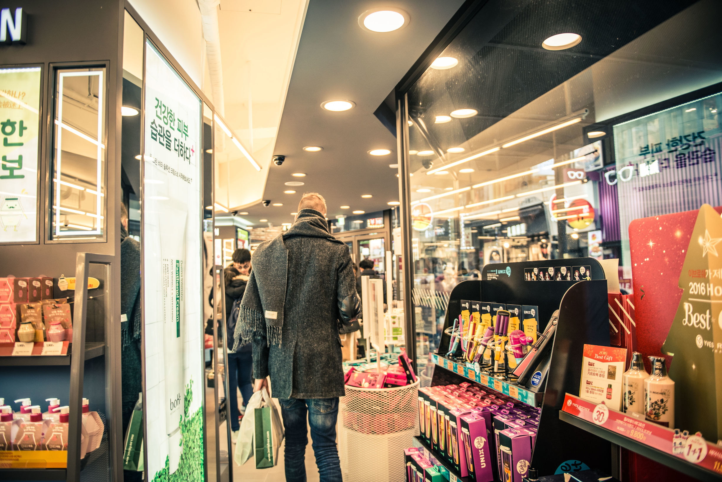 明洞韩国首尔的购物天堂,首尔明洞高档购物中心