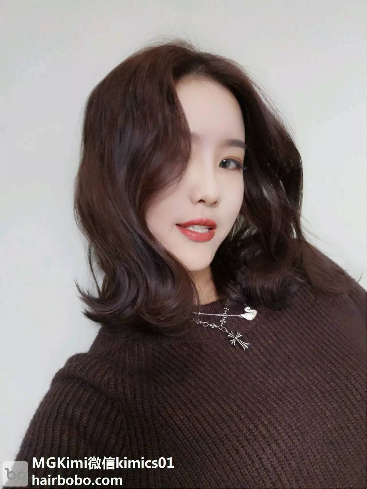 担心新染的头发掉色用什么洗发水,染过深色的头发想染出雾感发色