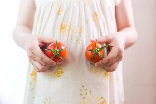 怀孕初期出血腰痛怎么回事,怀孕初期腰痛夜里无法入睡