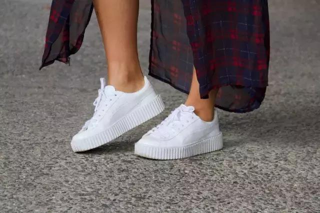 杨幂同款小白鞋阿迪达斯,杨幂小布鞋