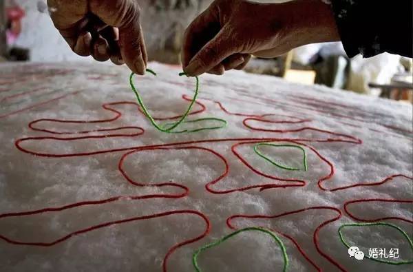 为什么说床头不能挂结婚照,床头挂结婚照有什么讲究