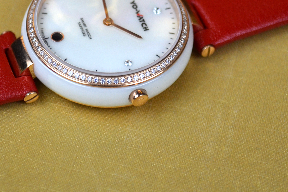 有水晶有钻石，能测UV会自拍，续航8个月，为妹子而生的智能表