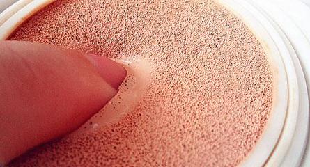 气垫粉饼二合一怎么用,气垫粉饼的正确使用方法