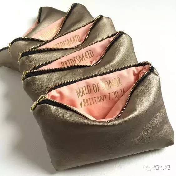 伴娘送新娘什么礼物比较好,结婚应该送朋友点什么礼物最好