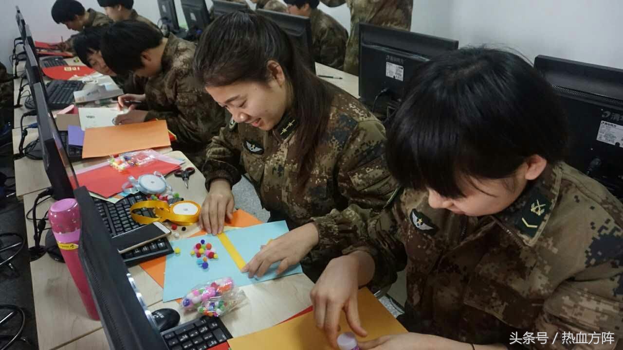 军人节日贺卡制作过程,边防官兵贺卡制作过程