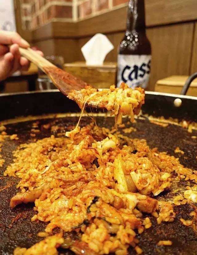 首尔、东京的街头美食每天都在拿钩子勾我,尤其这几家!