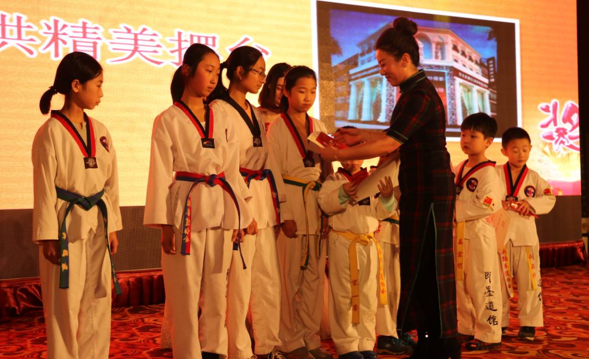 如何搭建儿童与父母沟通的桥梁,为学生跟家长搭建沟通的平台