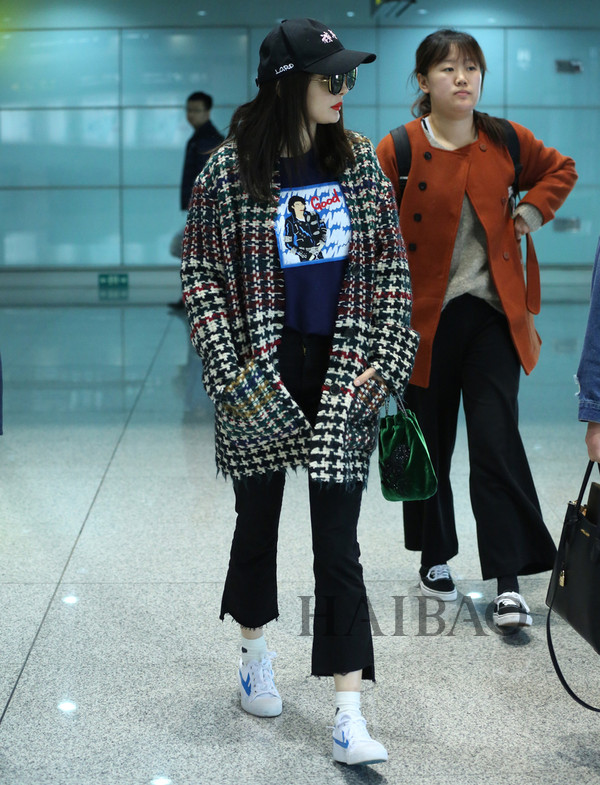 杨幂带货女王街拍,杨幂时尚街拍视频