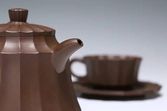 「典藏」——《五件裙风茶具》王石耕作品