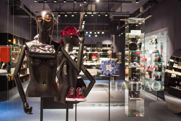 细节点靓魅力时尚，UrbanRevivoAccessory首家精品配饰店盛大开幕！