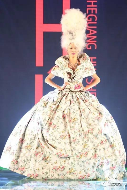 秘密花园里的时尚邂逅——第五届爱败妈妈时尚盛典闪耀绽放