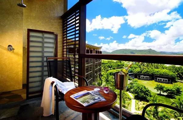 「资讯」亚龙湾红树林荣获2016中国旅游饭店业优秀企业称号，荣膺携程网年度多项大奖！