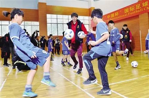 中国杯冰岛队到中山路,2018世界杯冰岛对阿根廷维京战吼