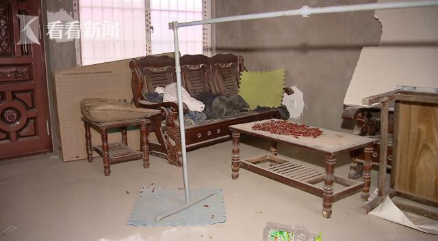 46幢住宅楼的“惠农工程”开工6年疑“烂尾”农民在小区绿化地上放羊开荒