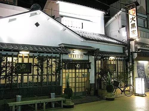 首尔、东京的街头美食每天都在拿钩子勾我,尤其这几家!