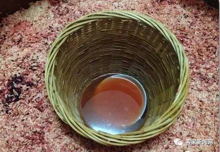 火炙客家娘酒制作过程,客家娘酒酿造视频教程