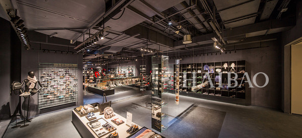 细节点靓魅力时尚，UrbanRevivoAccessory首家精品配饰店盛大开幕！