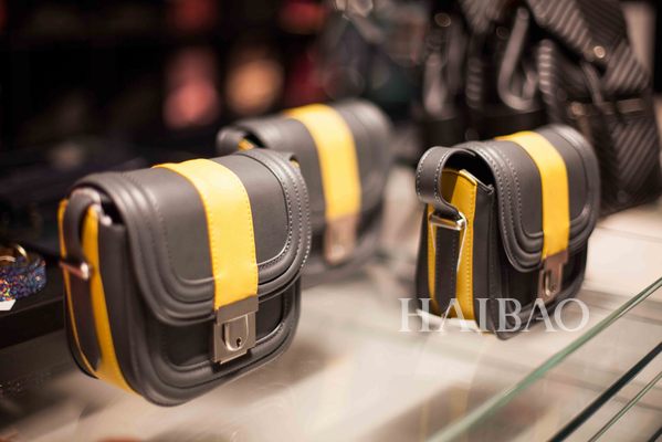 细节点靓魅力时尚，UrbanRevivoAccessory首家精品配饰店盛大开幕！