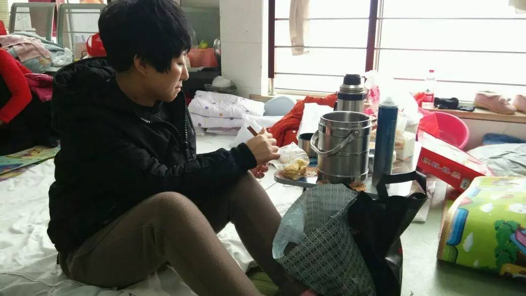 3天募捐近5000元，救命钱还差不少丈夫患妄想症重伤妻子，5岁儿子盼团圆过大年