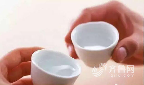 喝酒呕吐导致窒息死亡,成都男子喝酒呕吐窒息死亡