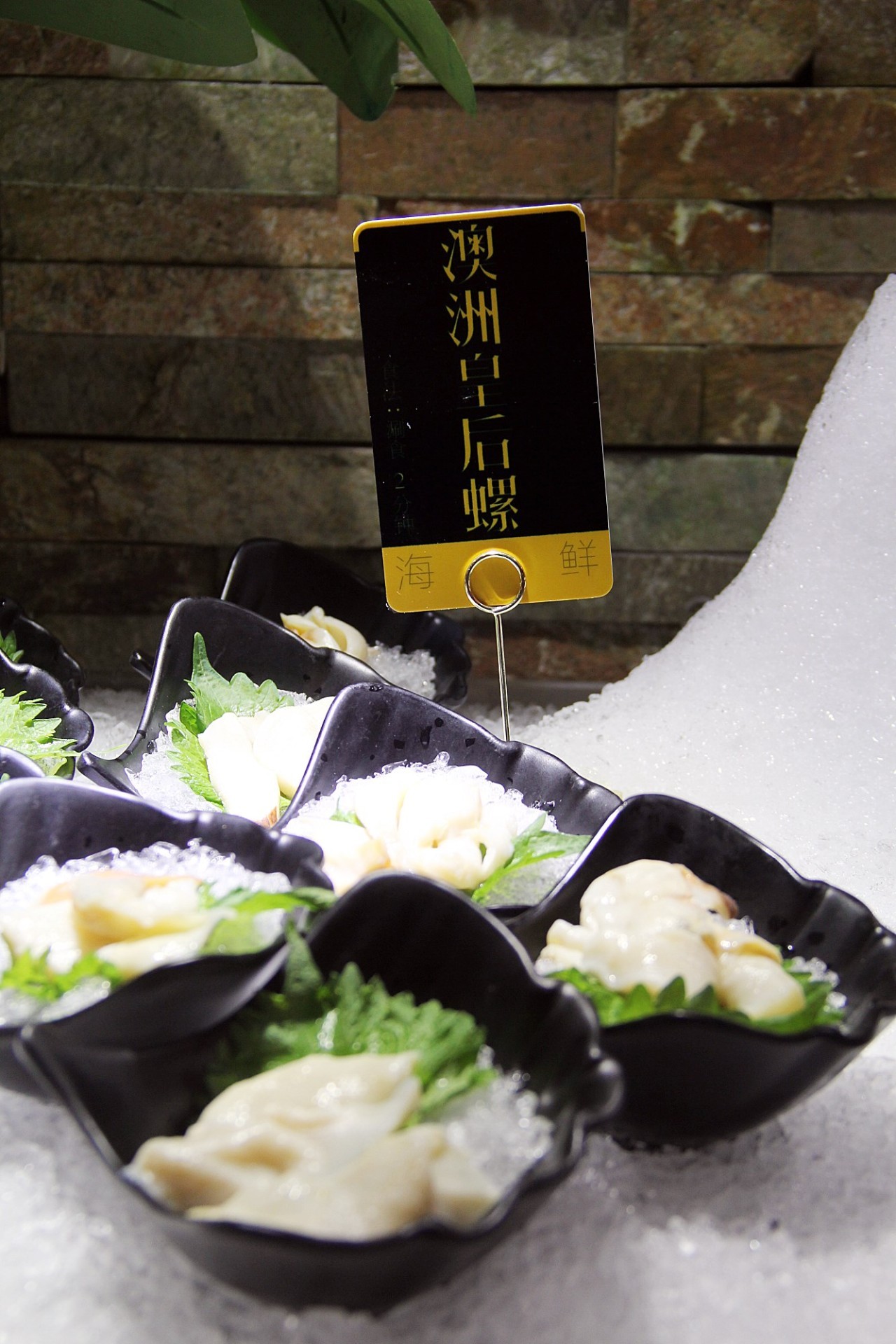 「订年夜饭赠波士顿龙虾」2017这么吃年夜饭最霸气!从没想过一顿自助,竟然吃几口就回本了……谁也别拦着我!今年就要在这儿吃!