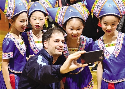 中国杯冰岛队到中山路,2018世界杯冰岛对阿根廷维京战吼