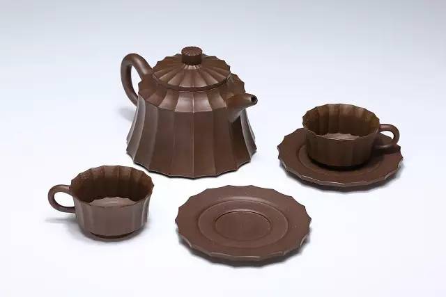 「典藏」——《五件裙风茶具》王石耕作品