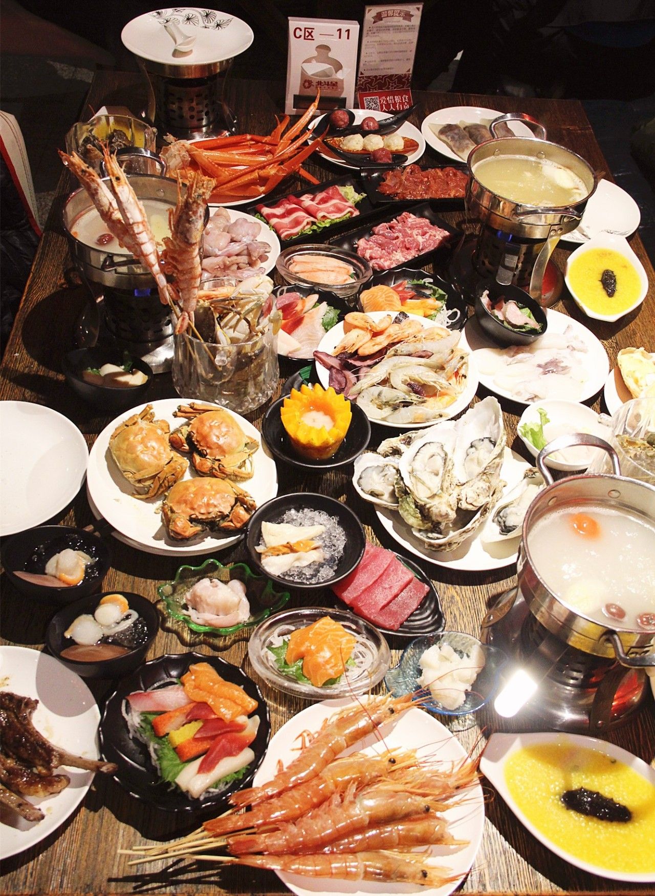 「订年夜饭赠波士顿龙虾」2017这么吃年夜饭最霸气!从没想过一顿自助,竟然吃几口就回本了……谁也别拦着我!今年就要在这儿吃!